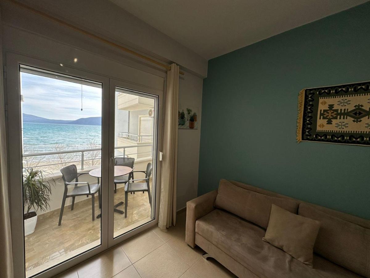 Trea Accomodations - On Private Beach With Sunbed & Umbrella Avlonya Dış mekan fotoğraf