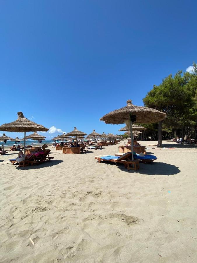 Trea Accomodations - On Private Beach With Sunbed & Umbrella Avlonya Dış mekan fotoğraf